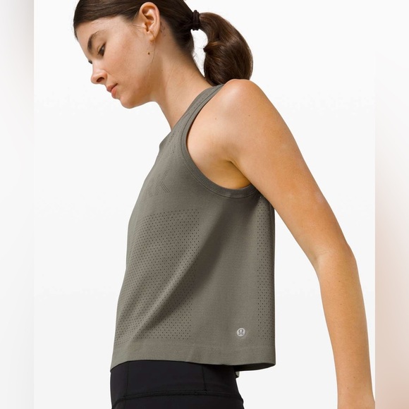Lululemon Swiftly Breathe Crop Tank in New York / Grey Sage Size 6 / 8 - Picture 3 of 7